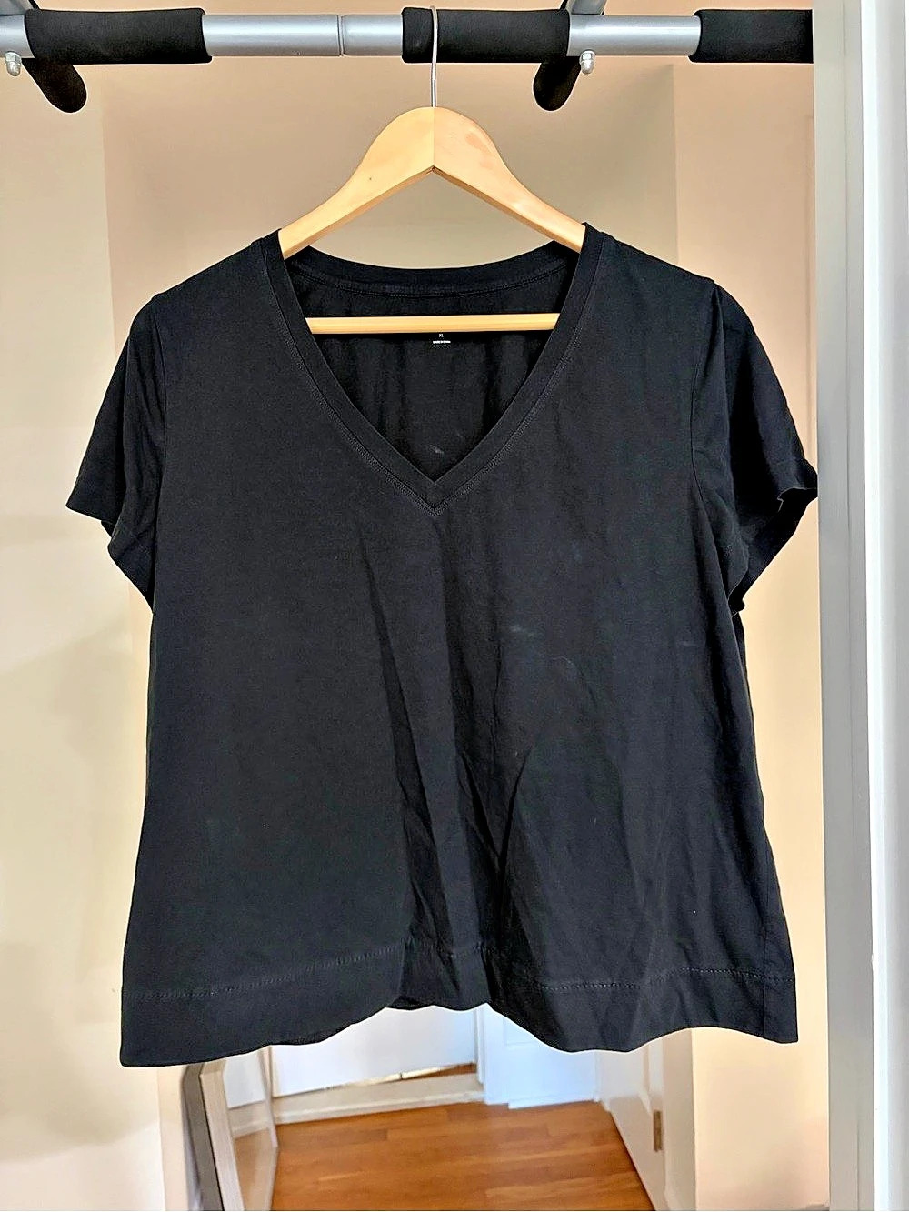 Lafayette 148 New York Cotton Jersey Modern V-Neck Tee V-Neck Tee Black XL